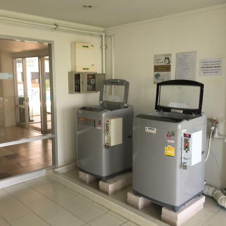 Cosy Lumpini Beachfront One Bedroom Jomtein ジョムティエンビーチ エクステリア 写真