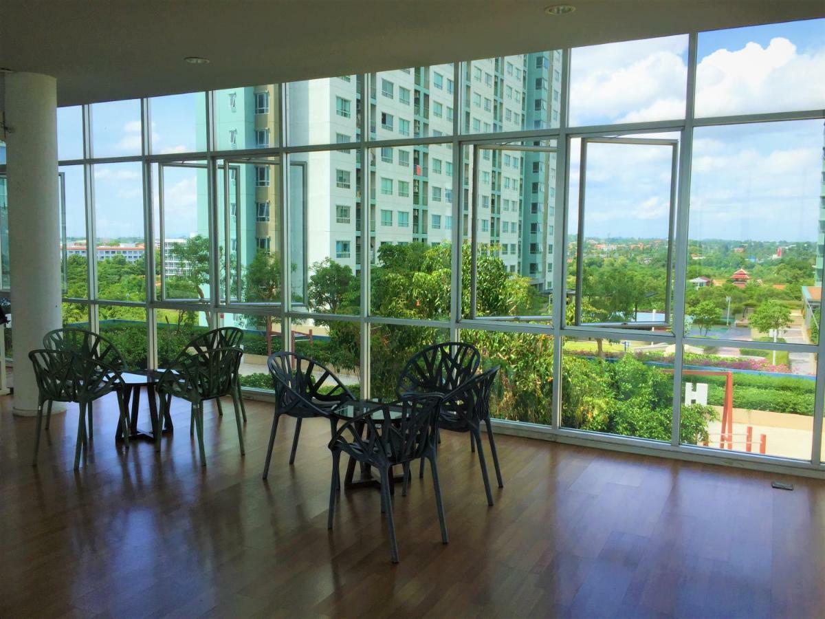 Cosy Lumpini Beachfront One Bedroom Jomtein ジョムティエンビーチ エクステリア 写真