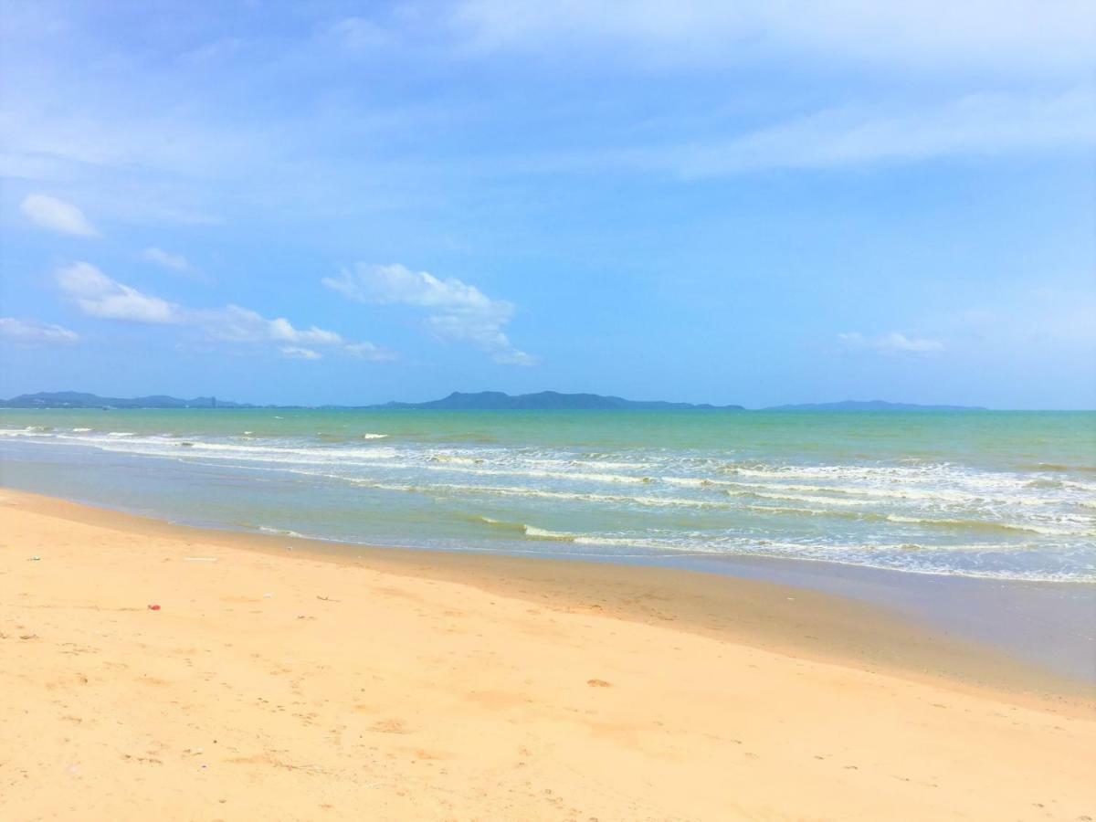 Cosy Lumpini Beachfront One Bedroom Jomtein ジョムティエンビーチ エクステリア 写真
